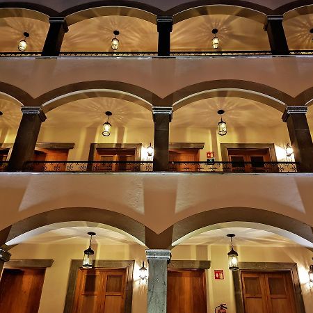 Готель Puerta San Pedro Tlaquepaque Екстер'єр фото