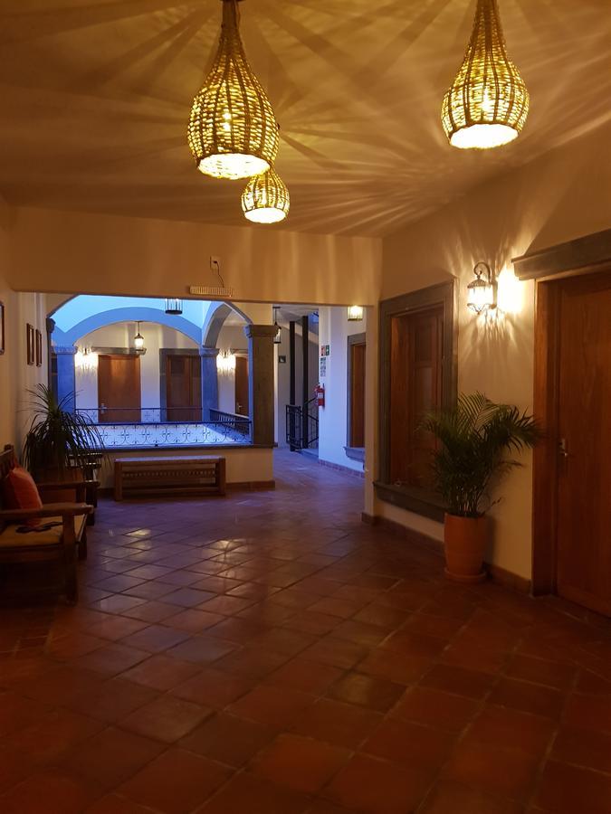 Готель Puerta San Pedro Tlaquepaque Екстер'єр фото